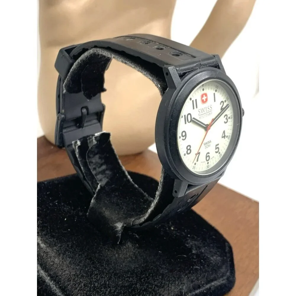 Swiss Military SAK Unisex Watch 092.8307 Swiss Quartz Black Rubber Strap 35mm